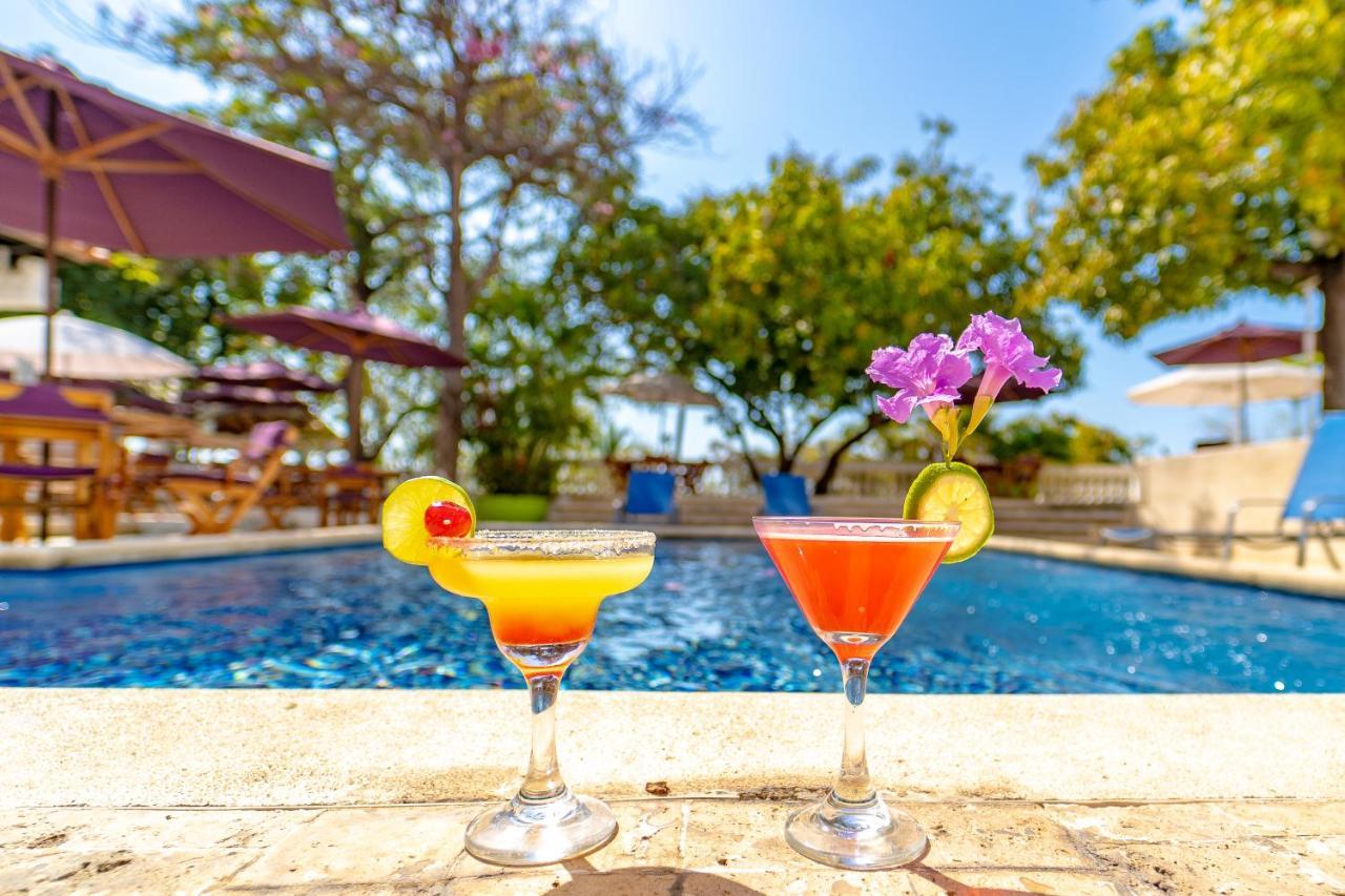 Villa Santorini Del Mar *