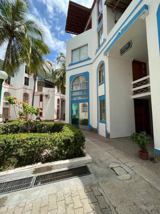 Confortable En Hermoso Condominio. Apartamento