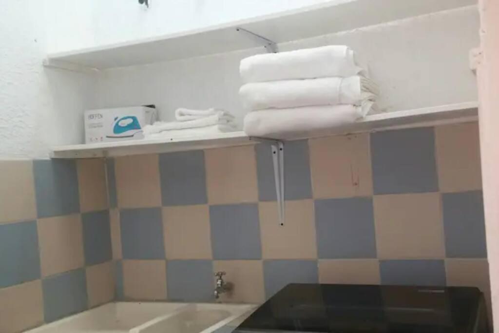 Central-walking Distance To The Beach/downtown+a/c * Santa Marta (Magdalena)