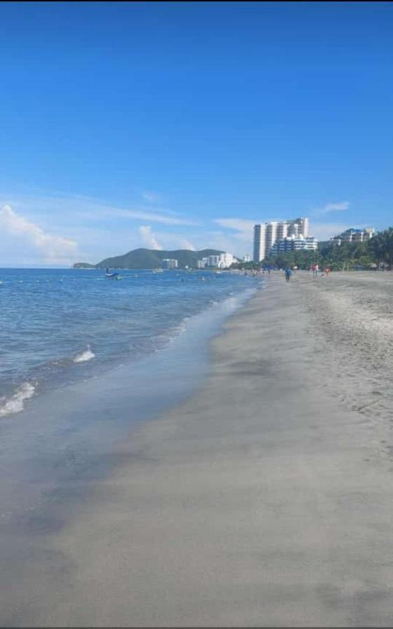 Hermoso Apto Cerca A La Playa Horizonte Plaza Santa Marta (Magdalena)