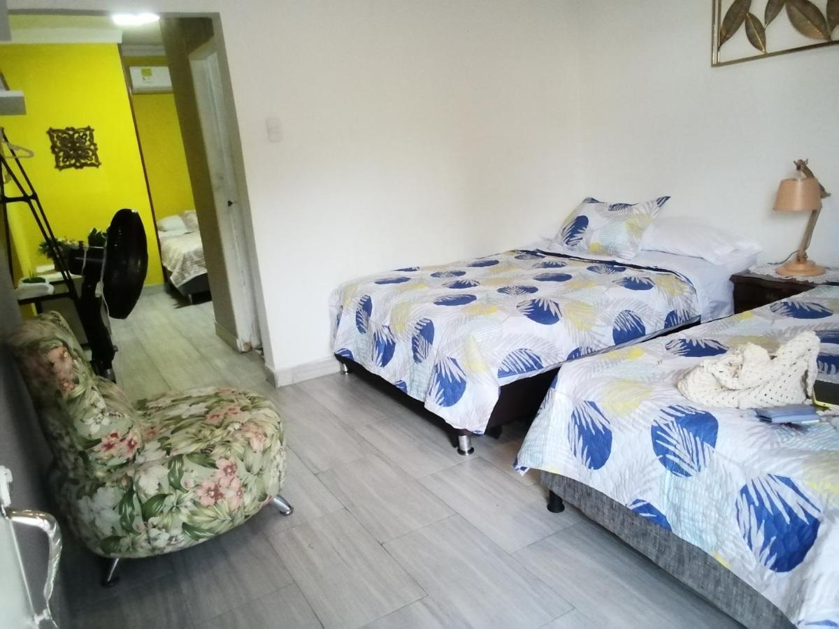 Hotel Hostel's Hellen House Rodadero Sur Gaira Habitacion Familiar Para 5 Personas En Cama 5 Personas Santa Marta (Magdalena)