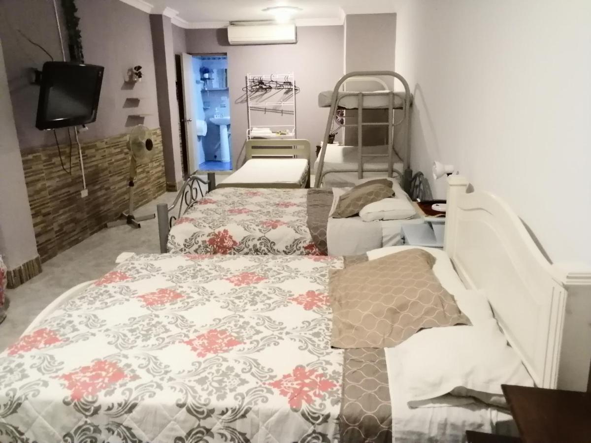 Hostel's Hellen House Rodadero Sur Gaira Habitacion Familiar Para 5 Personas En Cama 5 Personas