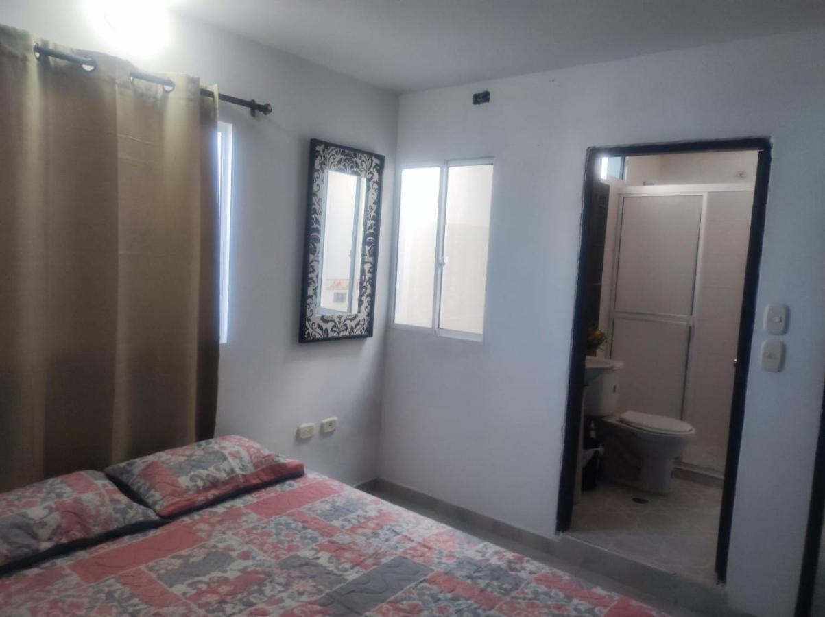 Aparta Estudio Amoblado 1 A 3 Personas Guest house