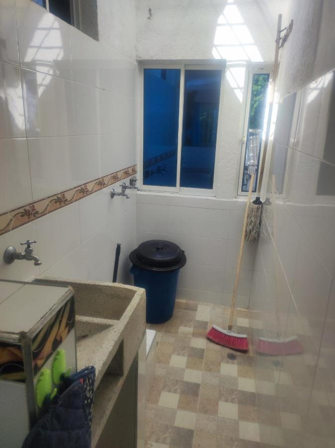 Guest house Aparta Estudio Amoblado 1 A 3 Personas