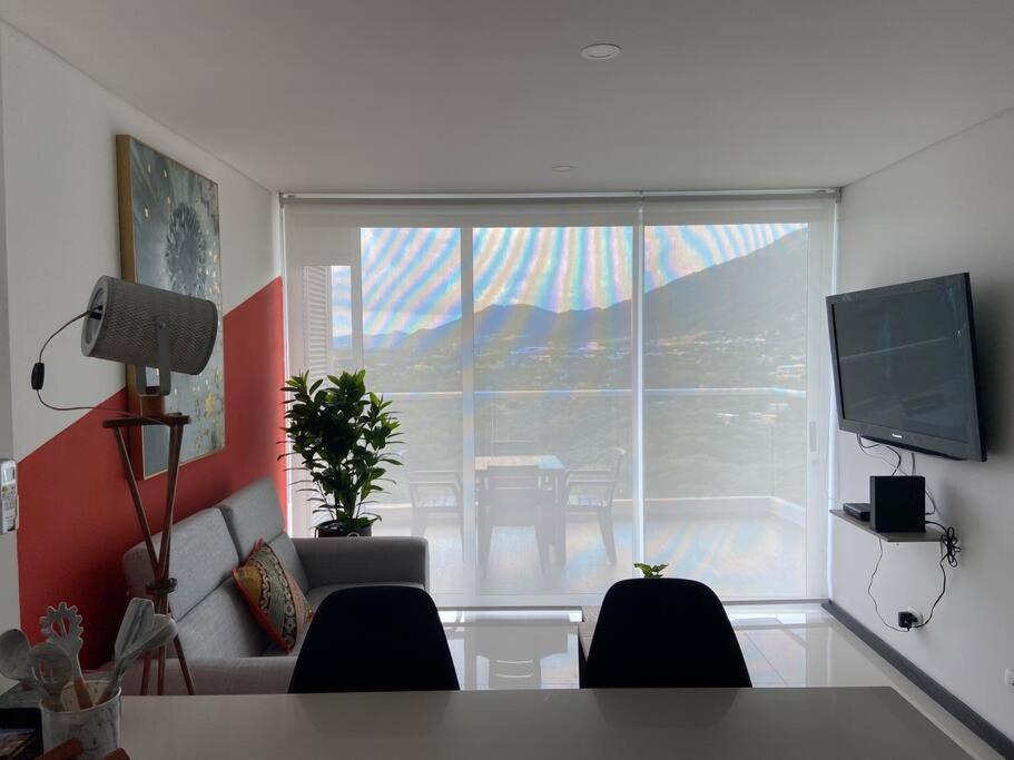 Apartment Modern Well-equipped 4 Ppl Condo/5 Min Beach Walk *