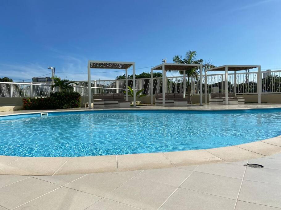 Modern Well-equipped 4 Ppl Condo/5 Min Beach Walk Apartment