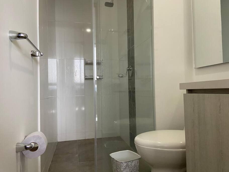 Modern Well-equipped 4 Ppl Condo/5 Min Beach Walk *