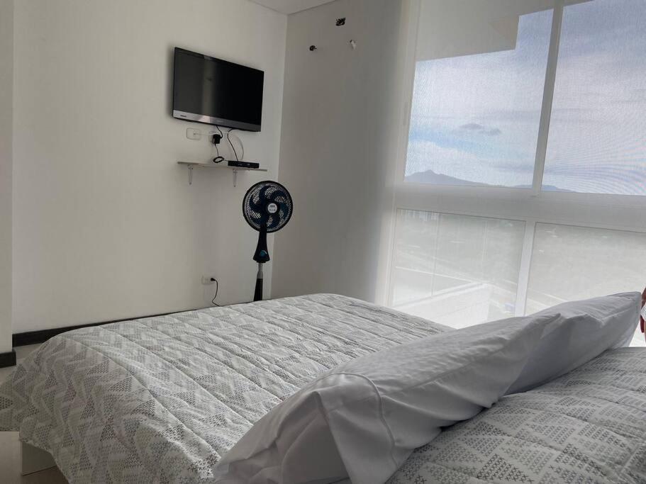 Modern Well-equipped 4 Ppl Condo/5 Min Beach Walk Apartment
