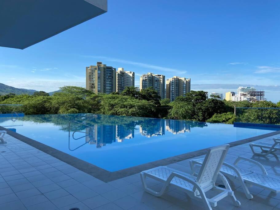 Modern Well-equipped 4 Ppl Condo/5 Min Beach Walk Apartment *