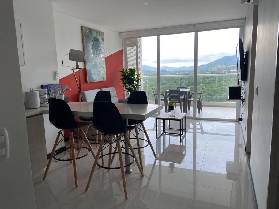 Modern Well-equipped 4 Ppl Condo/5 Min Beach Walk Apartment