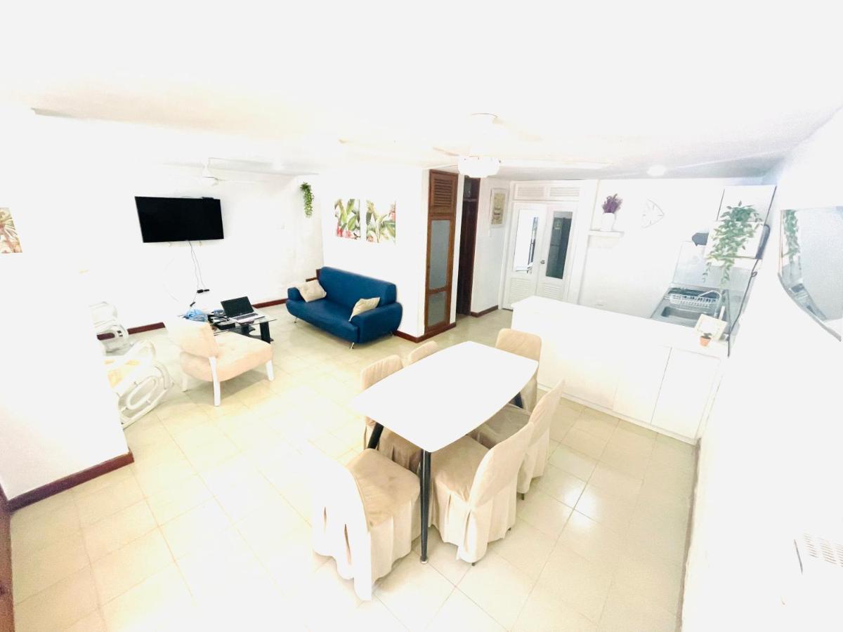 Uchuva House