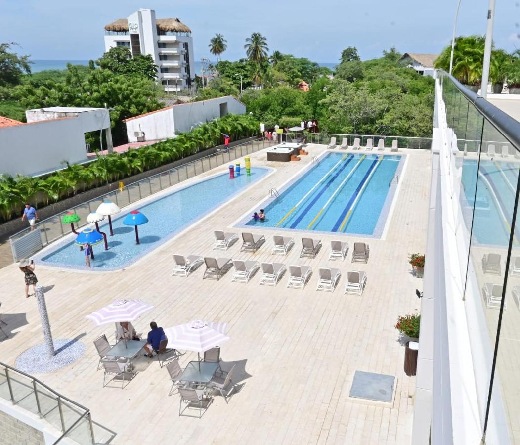 En Piso 20 Con Vista Espectacular Al Mar, Sierra Nevada Y Jardín Privado En