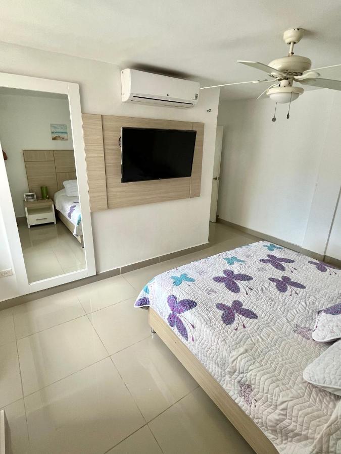 Delamar Apartment: Beachfront Comfort With Ocean Views * Santa Marta (Magdalena)
