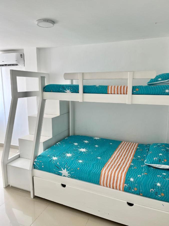 Delamar Apartment: Beachfront Comfort With Ocean Views Santa Marta (Magdalena)