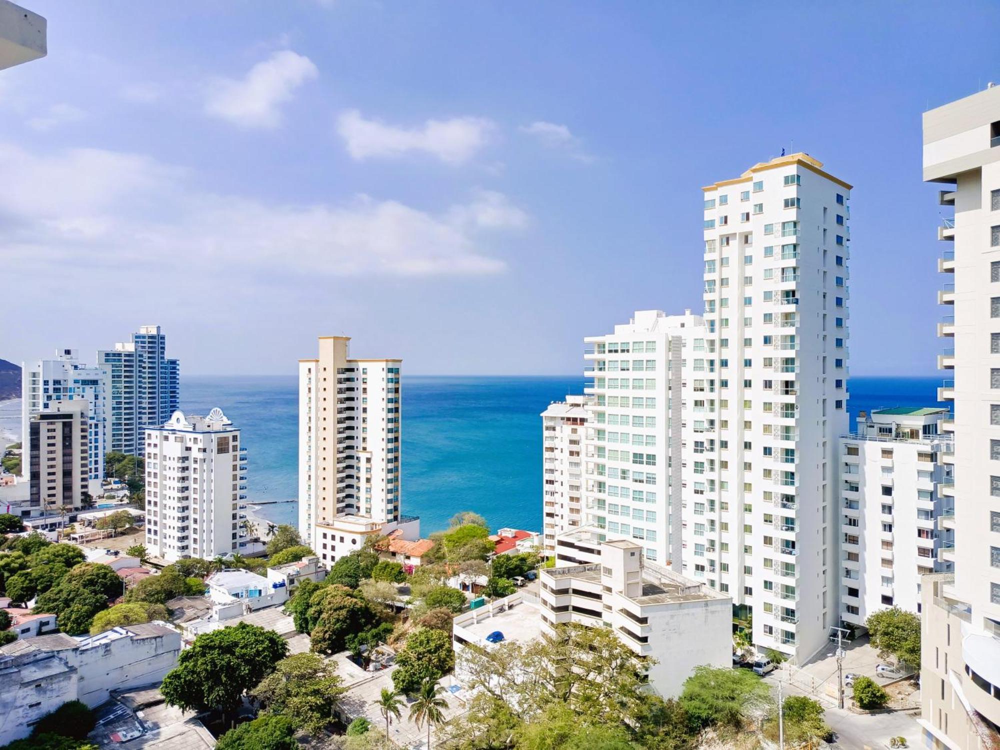 Exclusivos Apartasuites Ambar Roca - Rodadero Santa Marta (Magdalena)