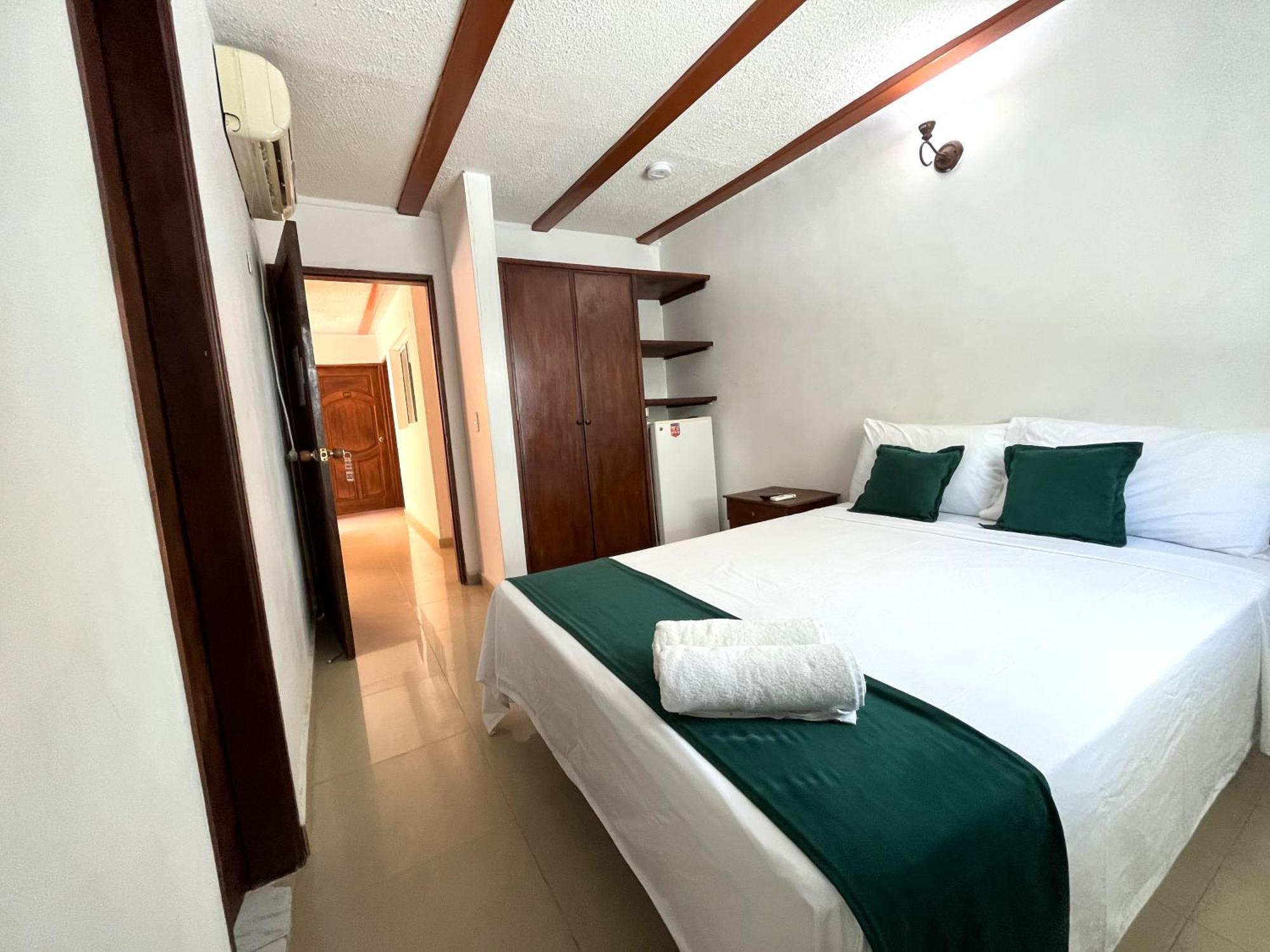 Hotel Brisas Marinas 3*