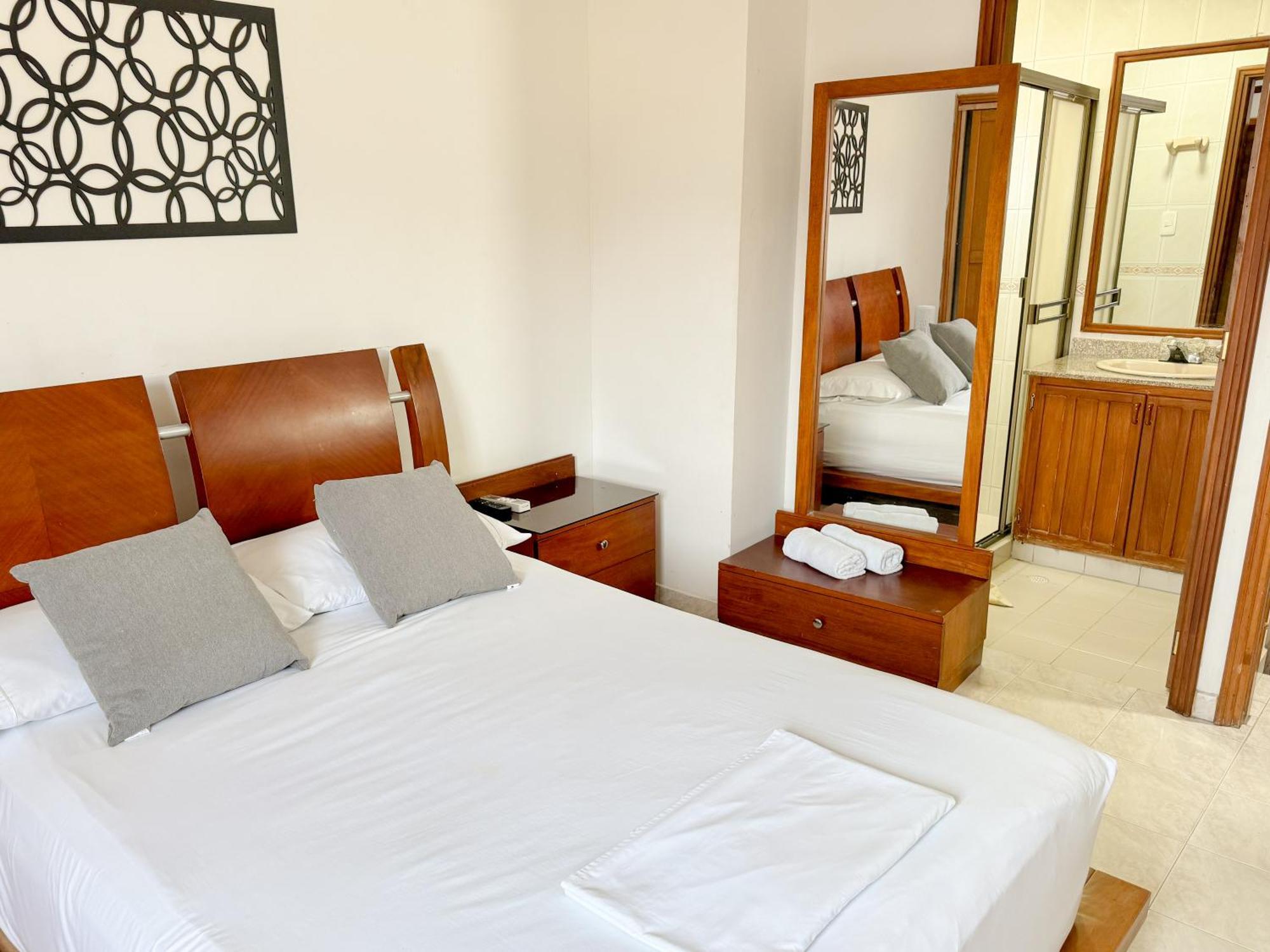 Cerca A La Playa, Laureles - By Bedviajes *