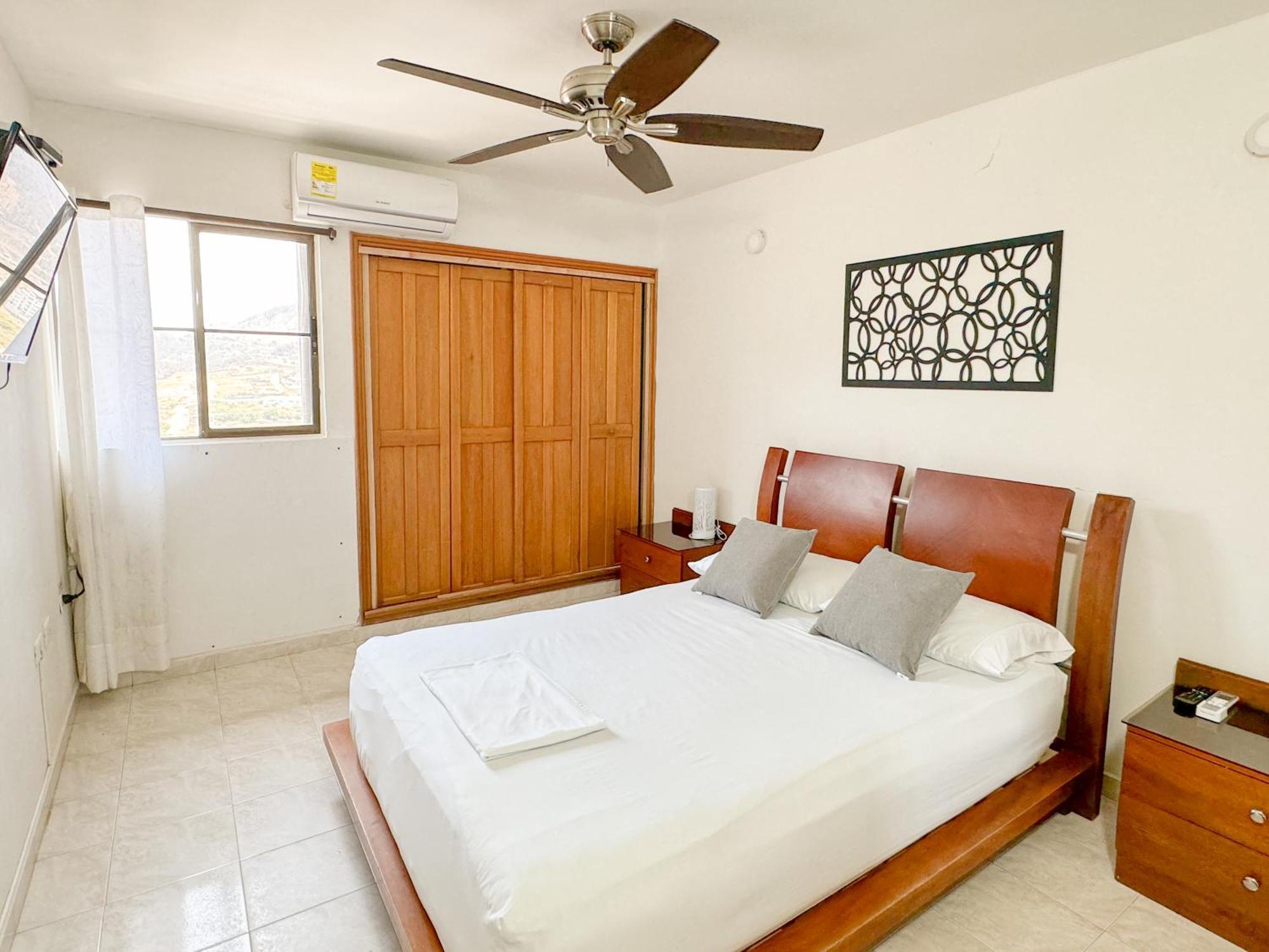Cerca A La Playa, Laureles - By Bedviajes
