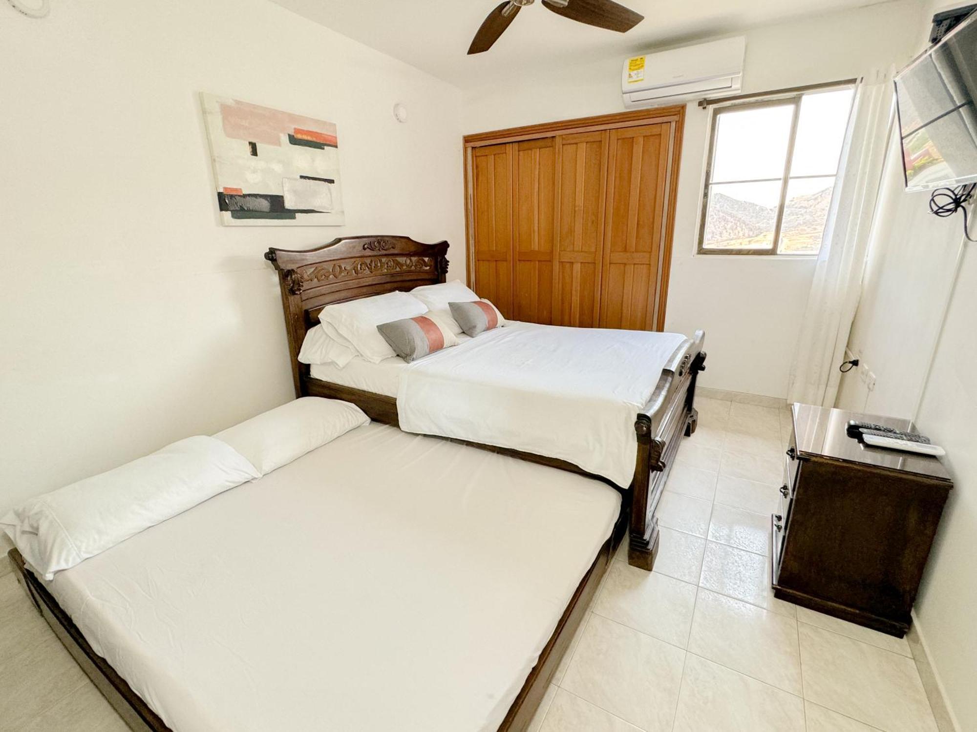 Cerca A La Playa, Laureles - By Bedviajes *