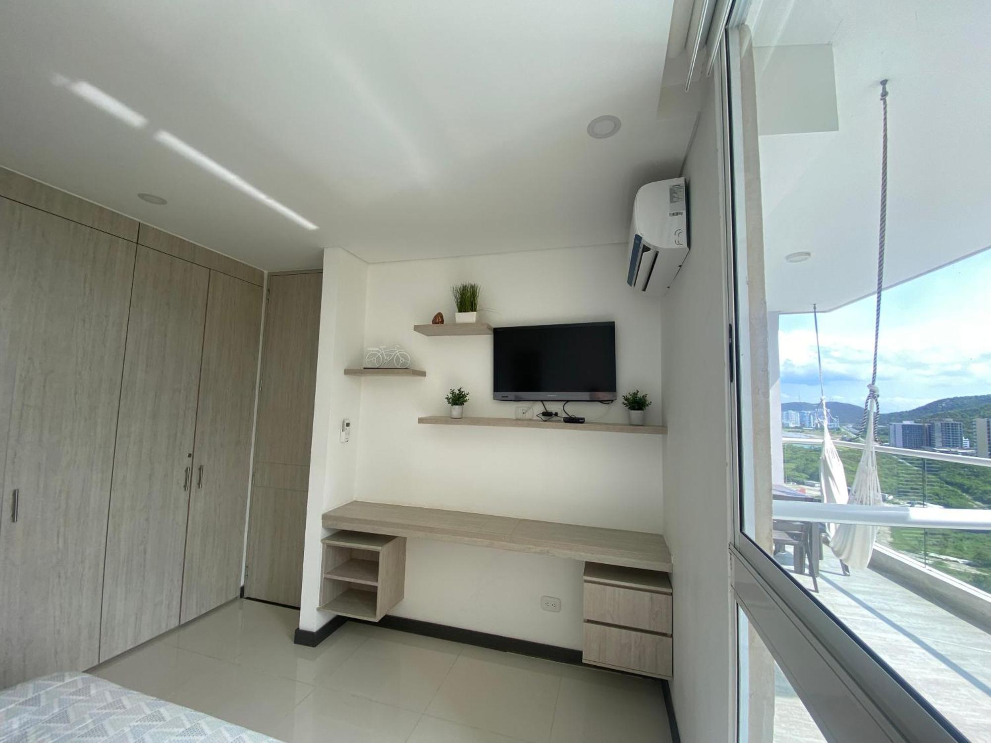 Modern Well-equipped 4 Ppl Condo/5 Min Beach Walk Apartment