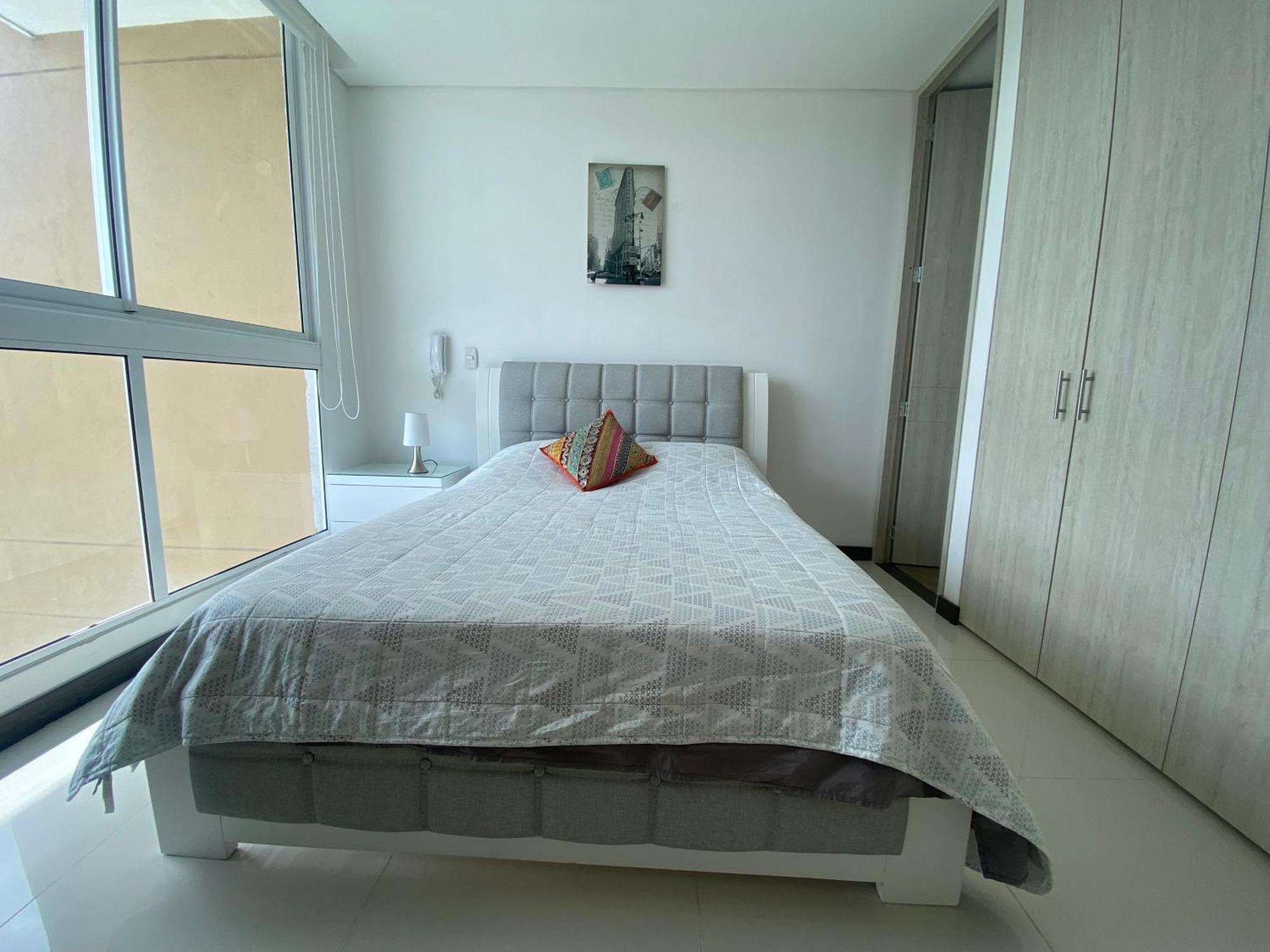 Modern Well-equipped 4 Ppl Condo/5 Min Beach Walk Apartment *