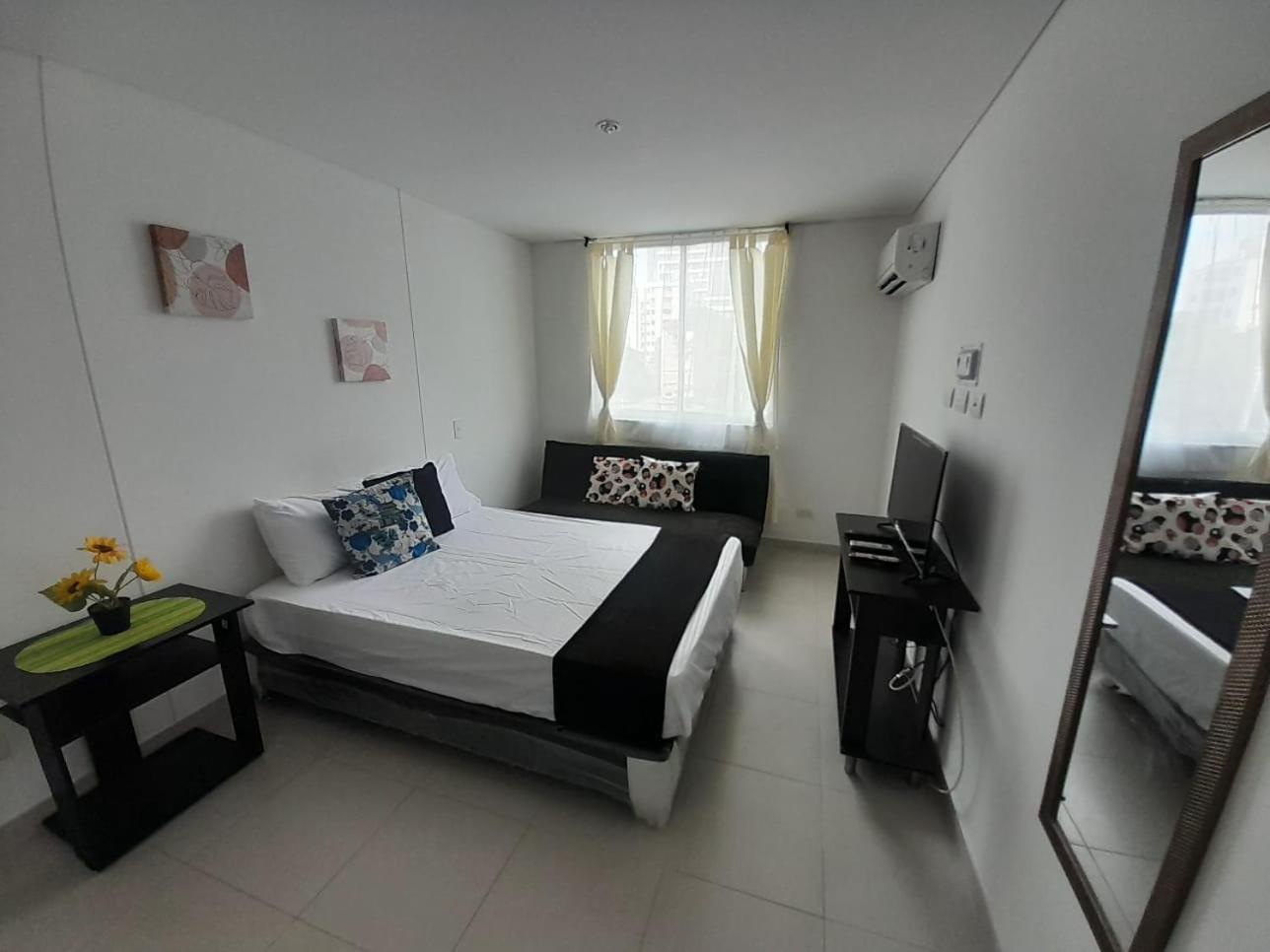 En El Rodadero Con Piscina Y Jacuzzi Apartment *