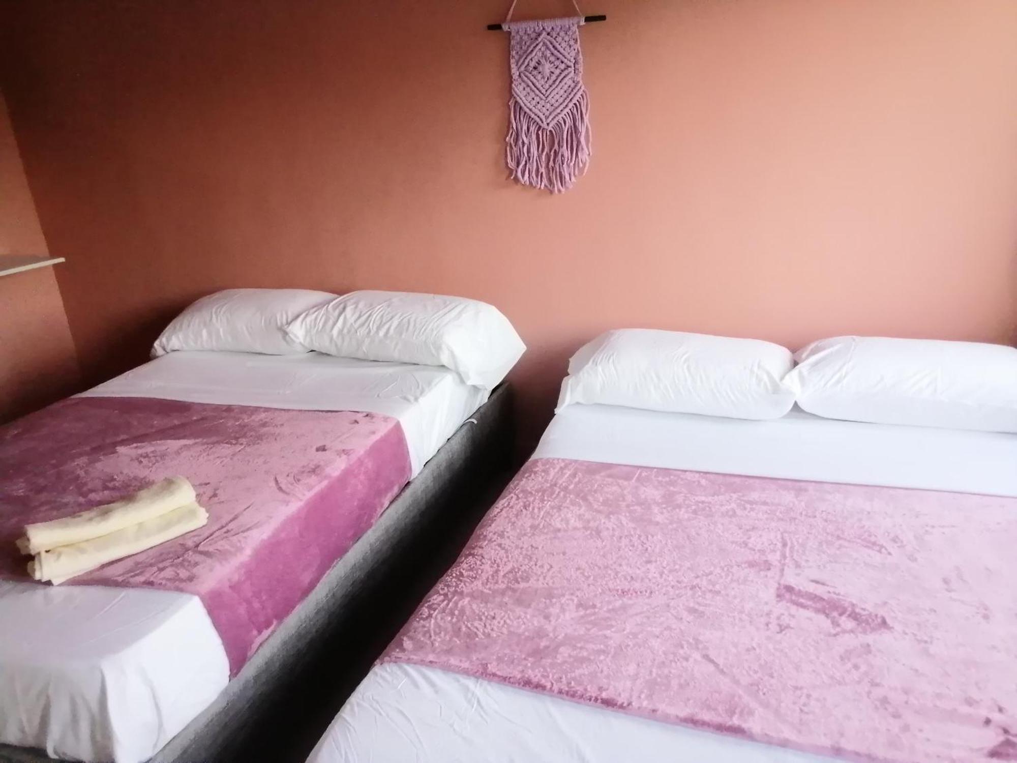 Hostel's Hellen House Rodadero Sur Gaira Habitacion Familiar Para 5 Personas En Cama 5 Personas * Santa Marta (Magdalena)