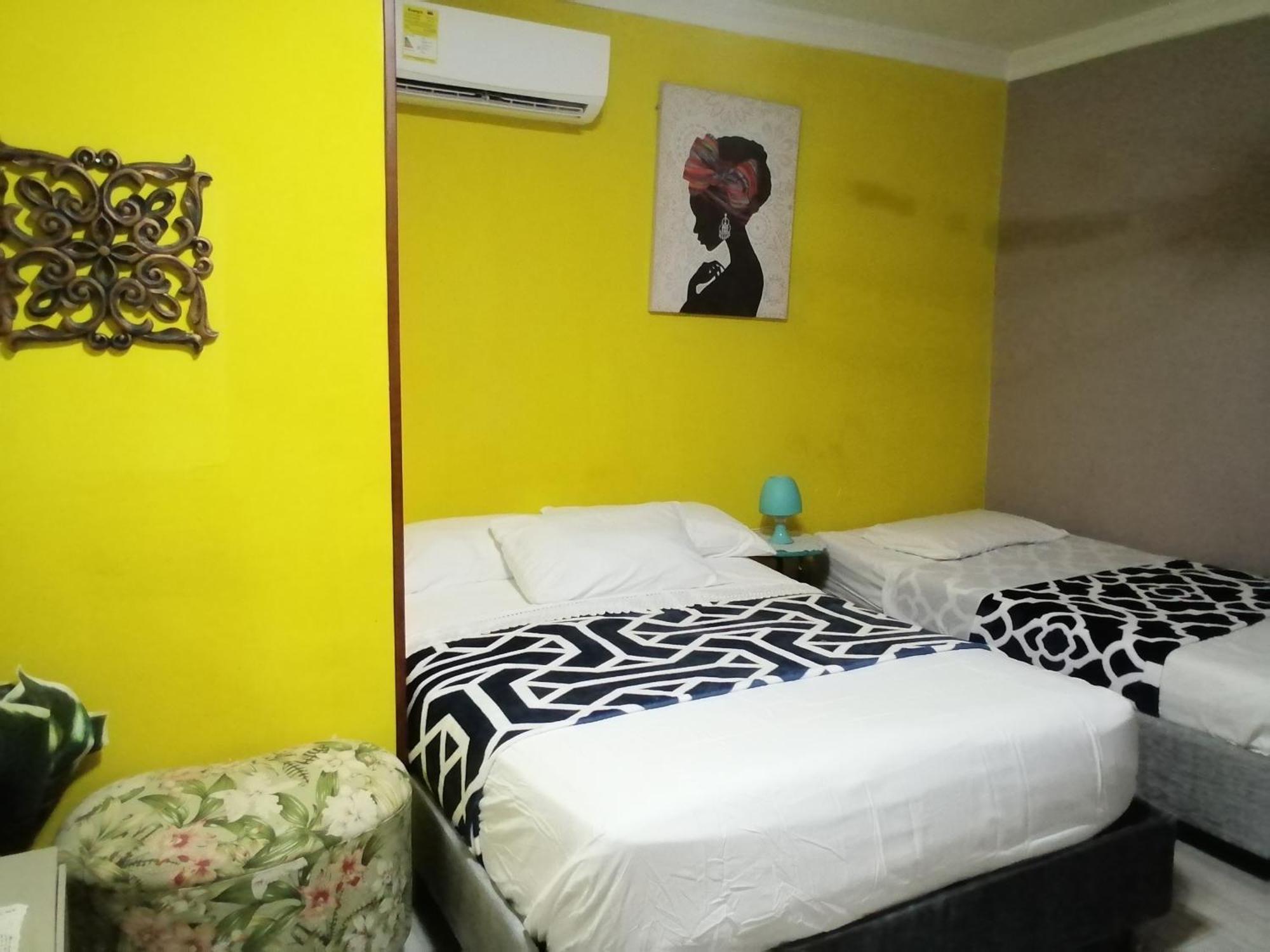 Hostel's Hellen House Rodadero Sur Gaira Habitacion Familiar Para 5 Personas En Cama 5 Personas Hotel Santa Marta (Magdalena)