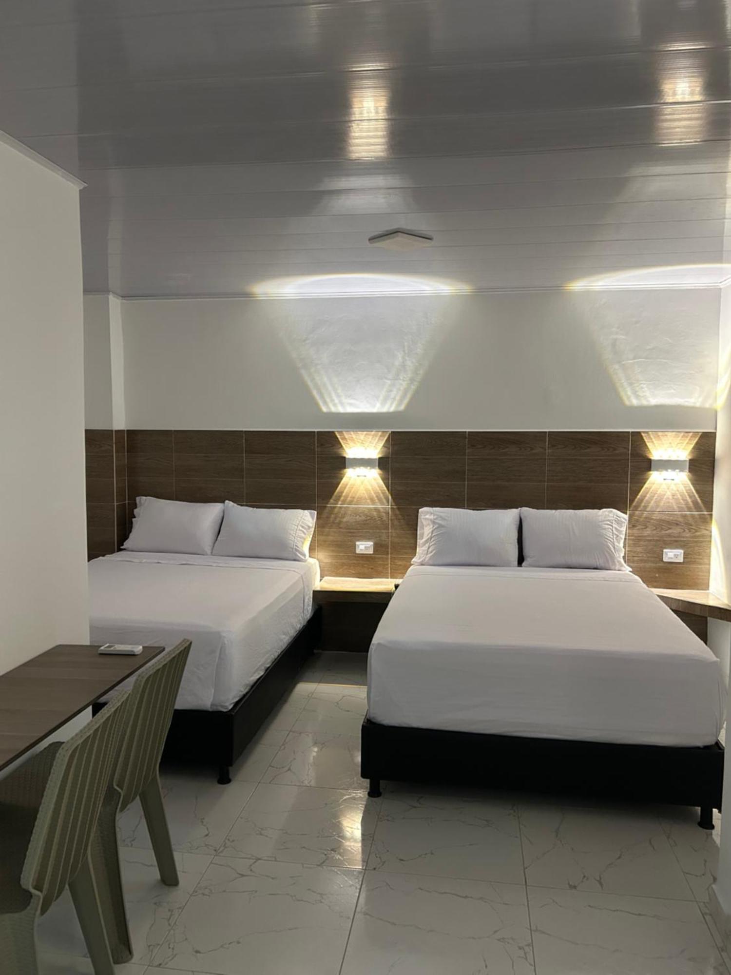 Brisas Del Mar Hotel *