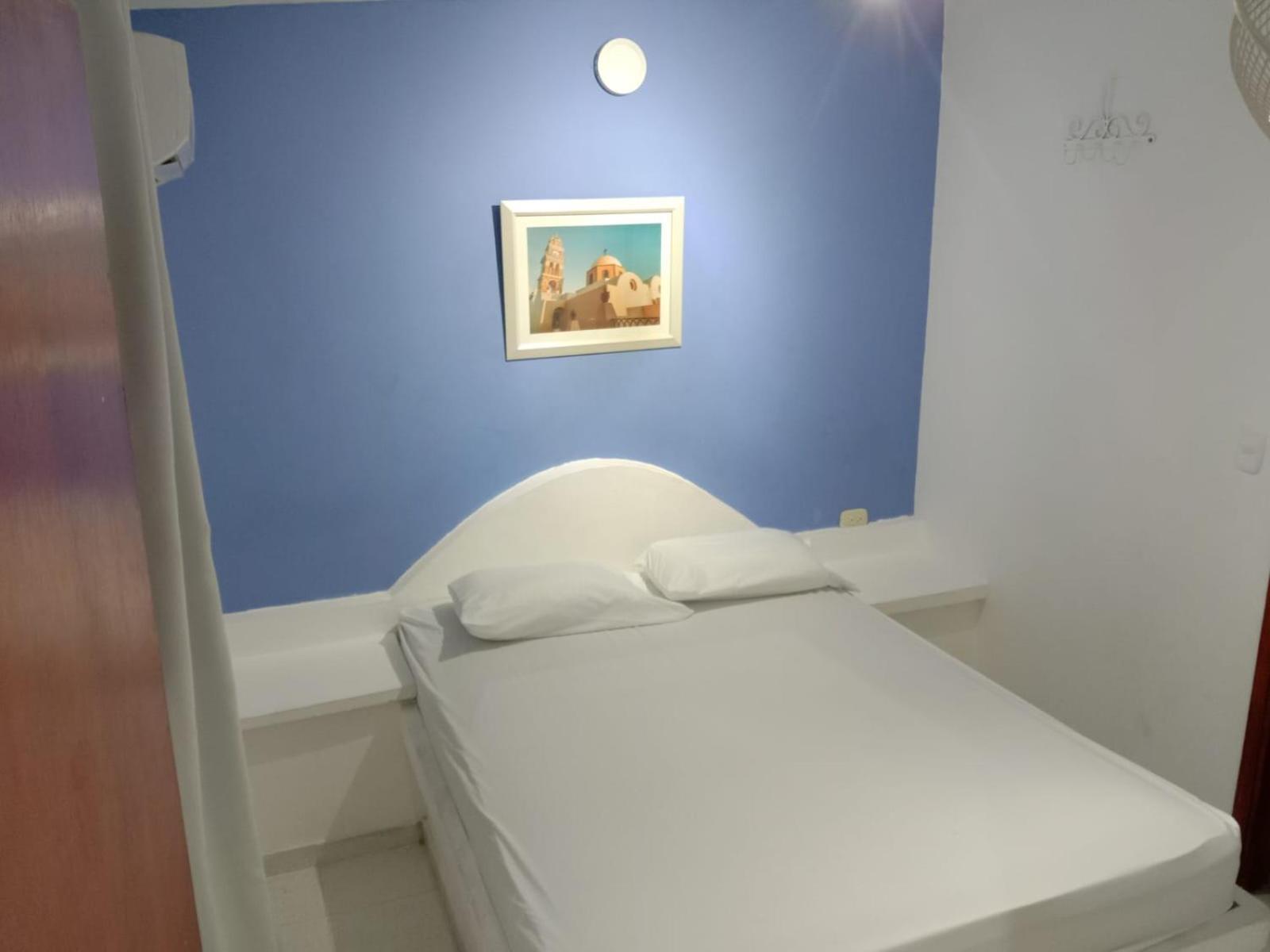 Luna Azul Hostel *