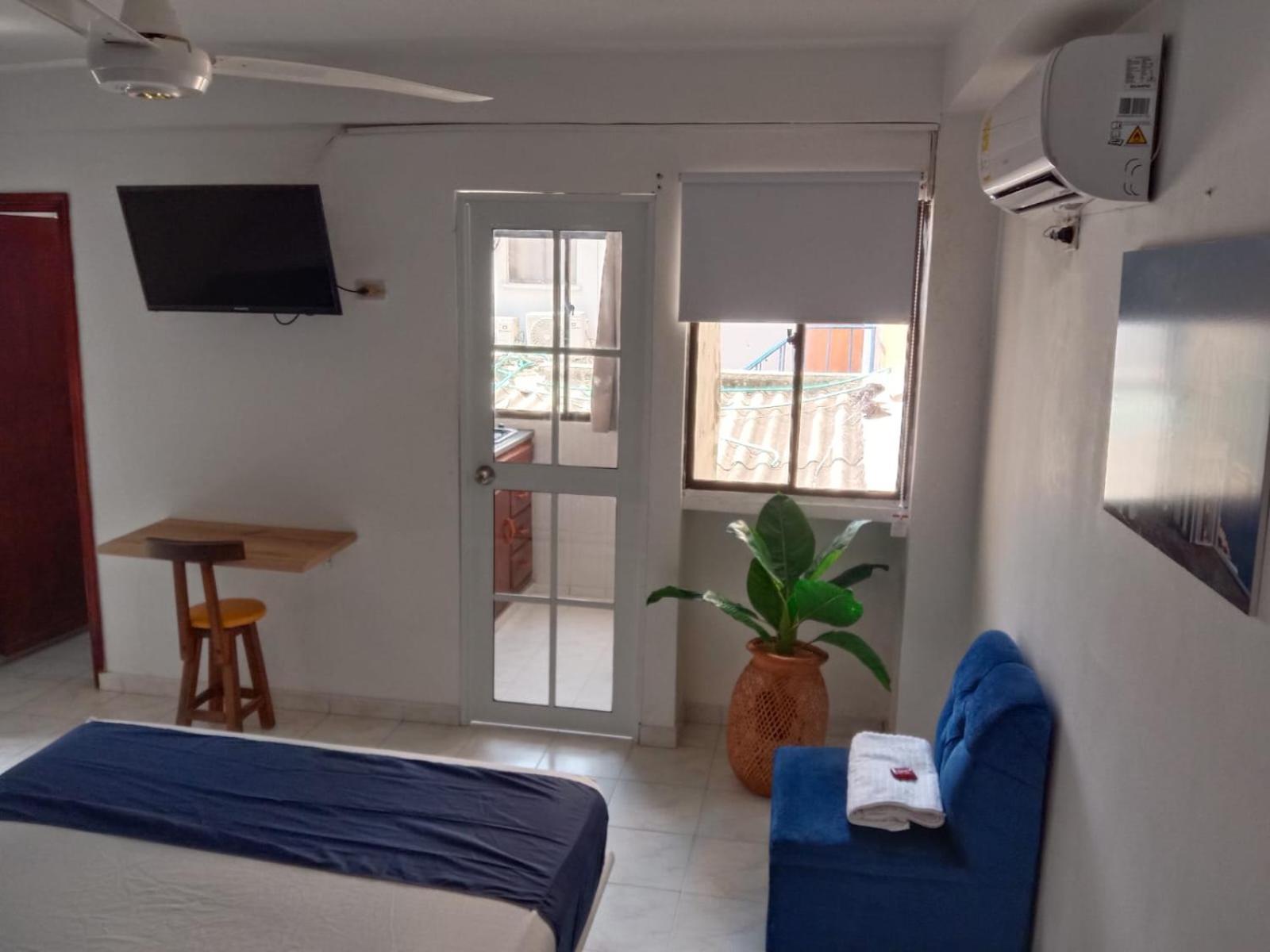 Luna Azul Hostel *