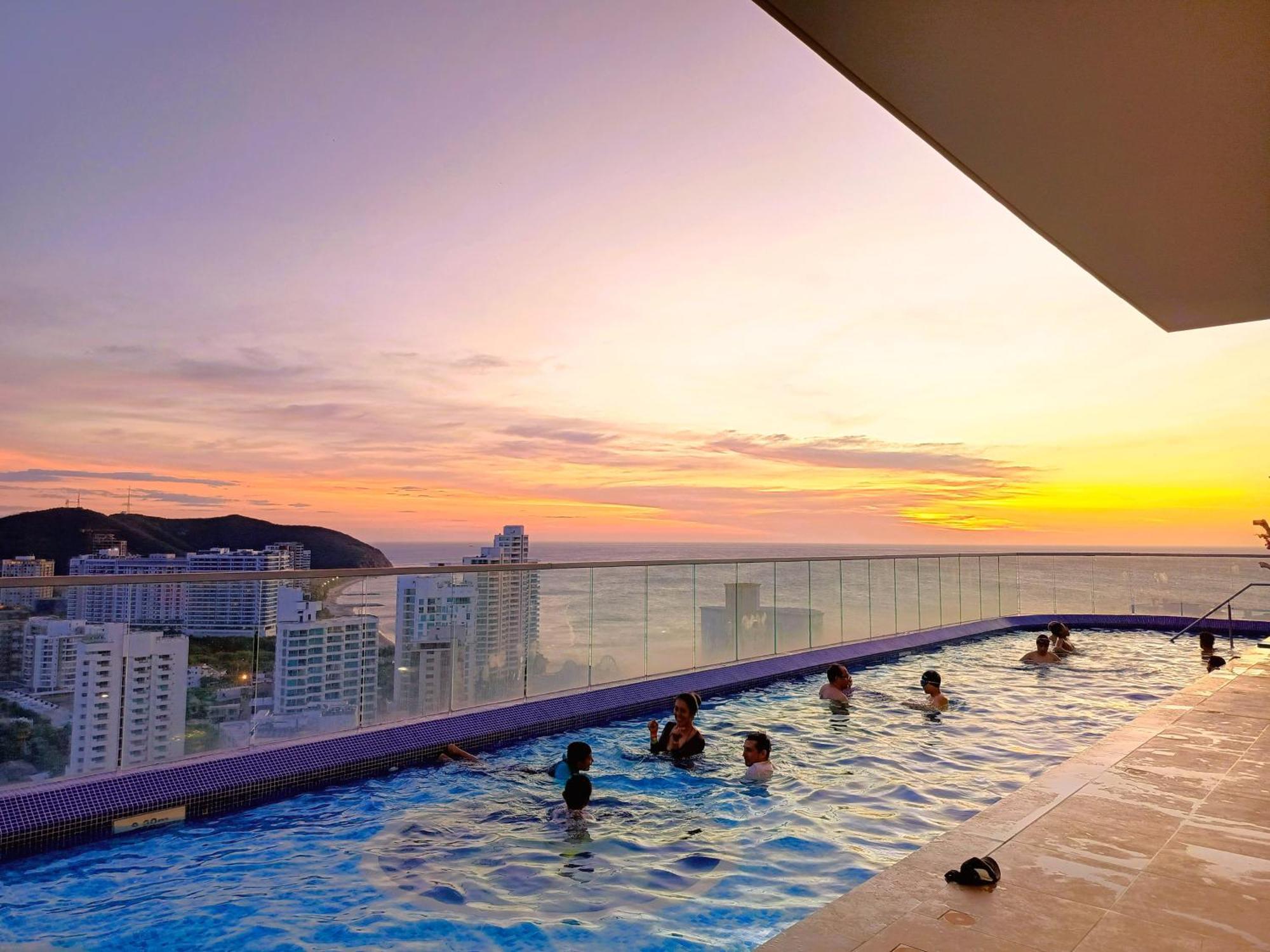 Exclusivos Apartasuites Ambar Roca - Rodadero Santa Marta (Magdalena)