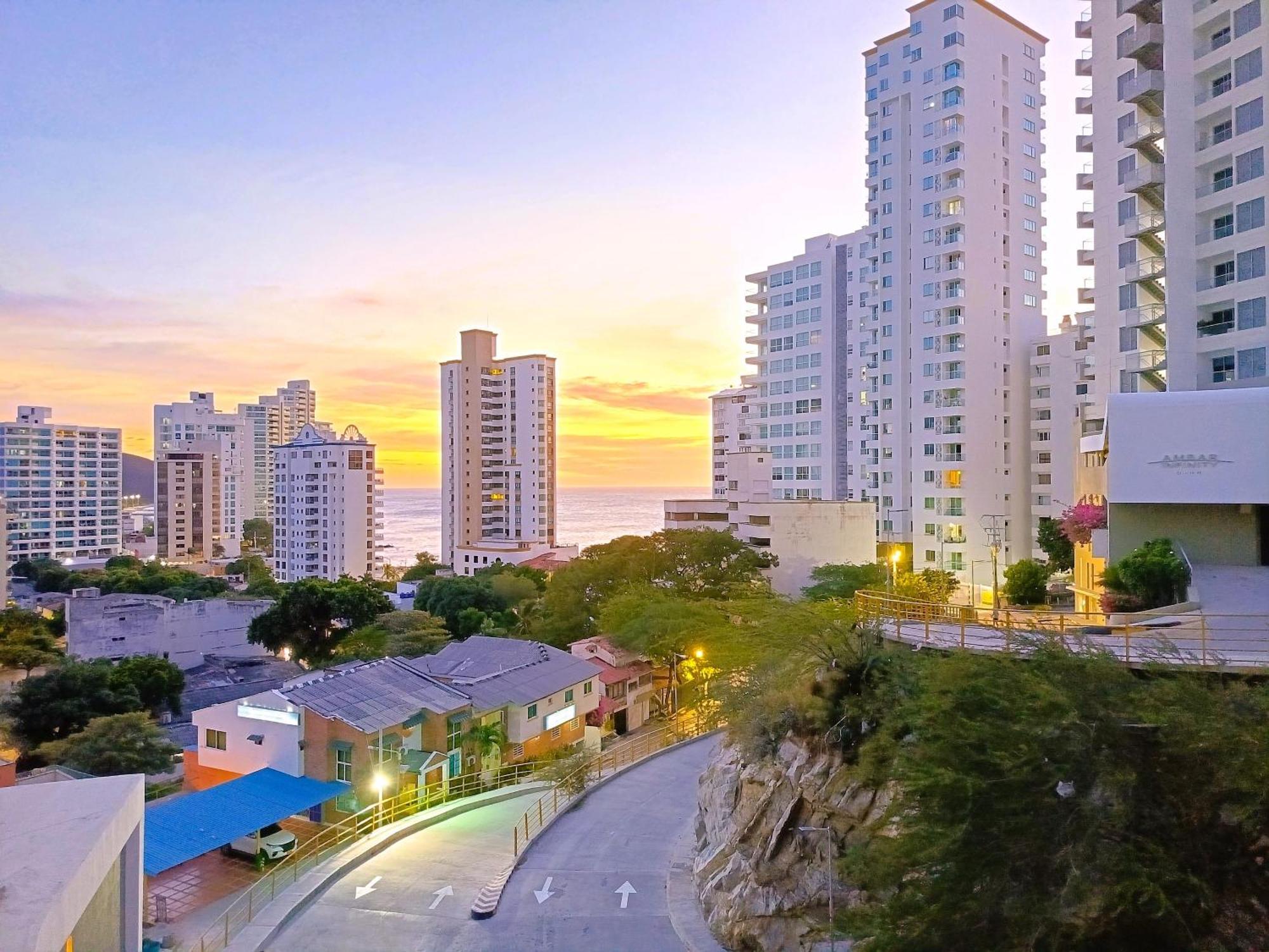 Exclusivos Apartasuites Ambar Roca - Rodadero Santa Marta (Magdalena)