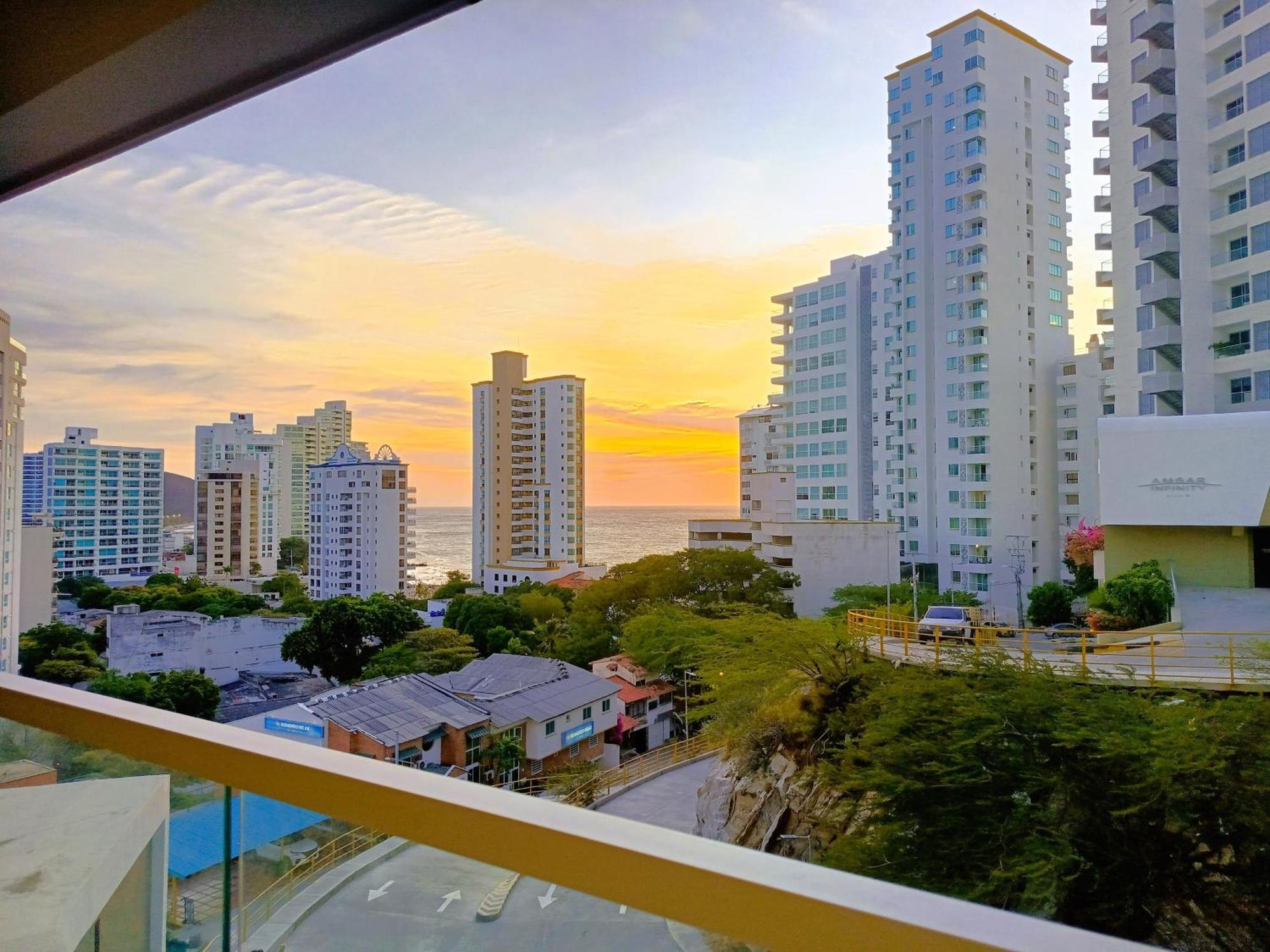 Exclusivos Apartasuites Ambar Roca - Rodadero Santa Marta (Magdalena)