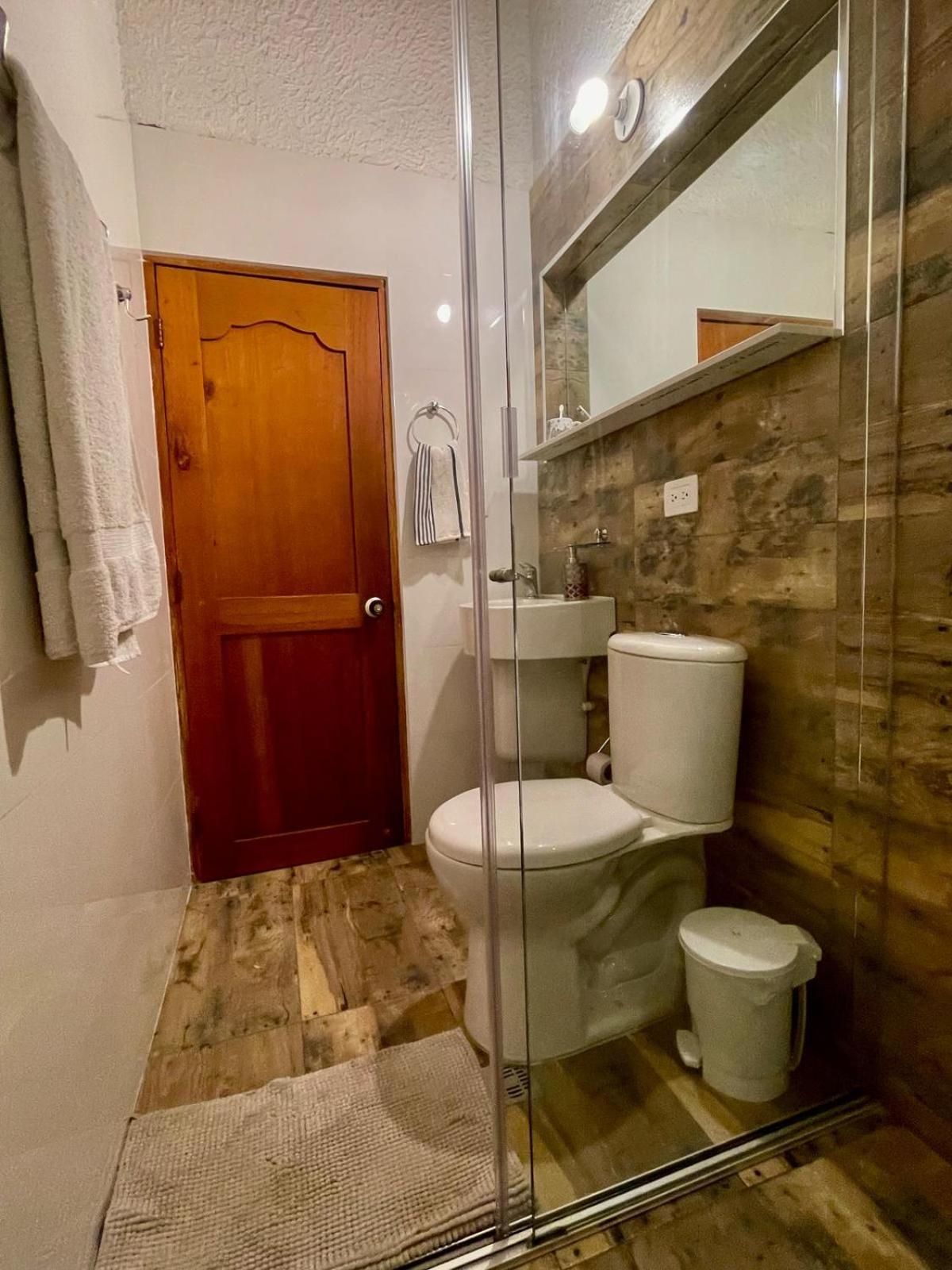 Apartment Central-walking Distance To The Beach/downtown+a/c *