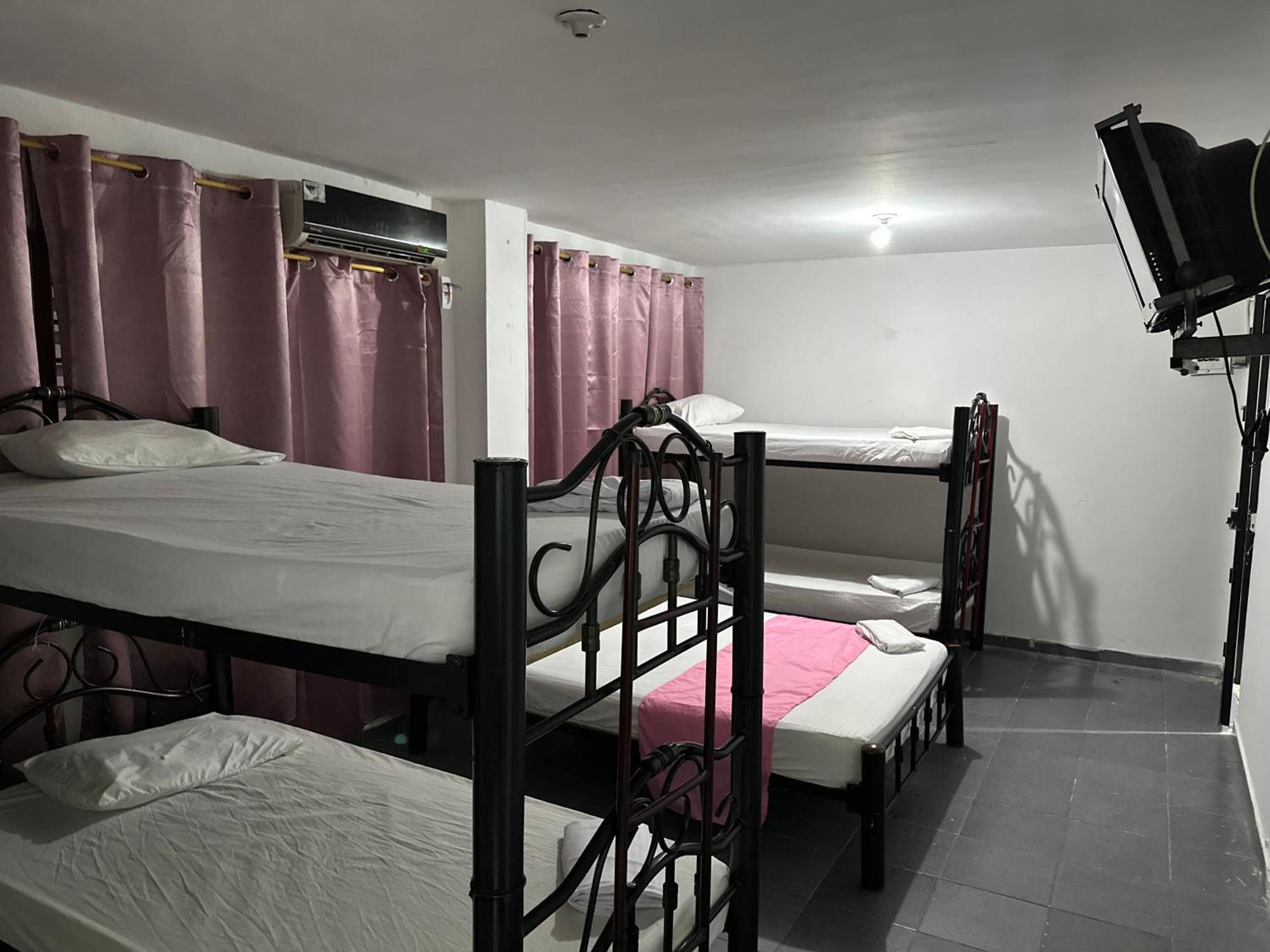 El Exito Guest house *