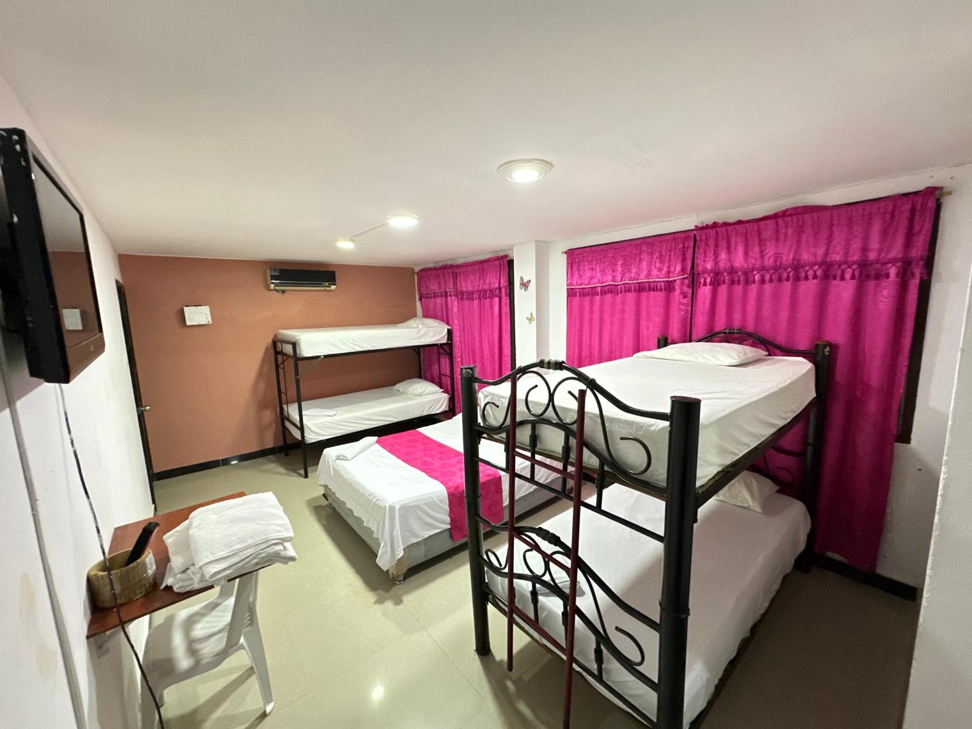 El Exito Guest house *