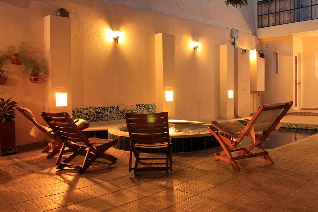 Tiki Hut Santa Marta Hostel *