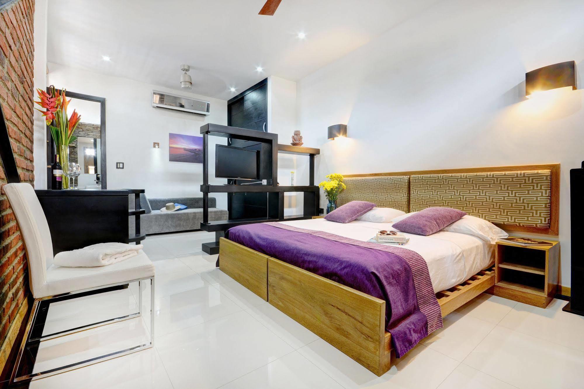 Boutique Casa Carolina Hotel 4*