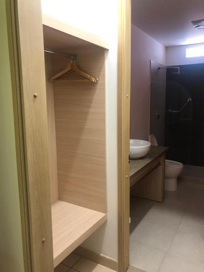 Paradise St Guest house *
