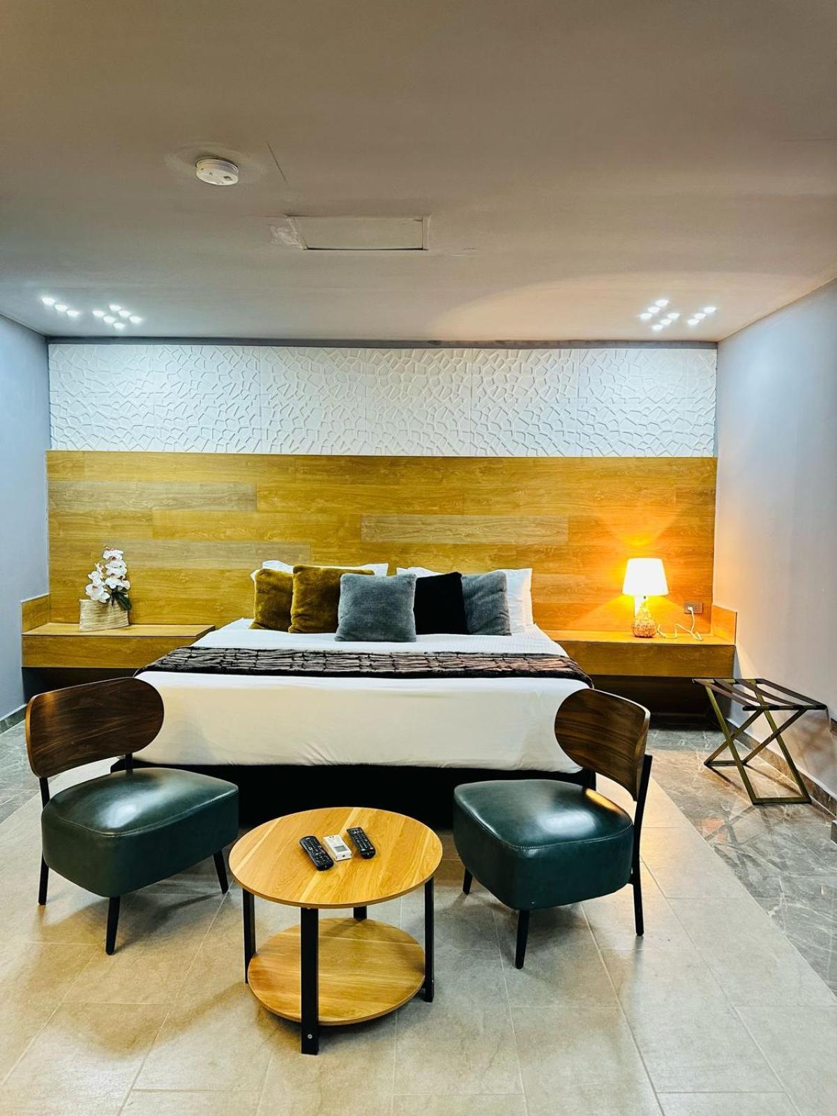 Mantra Boutique Hotel *